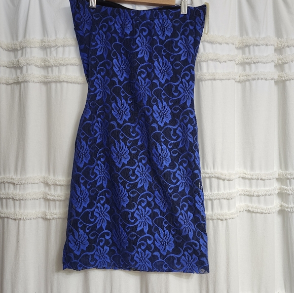 Absolutely stunning Colbalt blue strapless 👗 Size xs - Picture 2 of 6